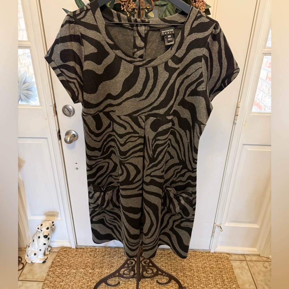 ENFOCUS Studio Black & Gray Zebra Stripe Animal Print Modest Midi Dress SS 16W